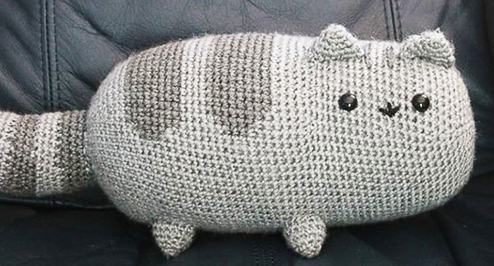 Häkelkatze. Muster und Beschreibungen von Amigurumi aus Plüschgarn, Mohair, Angora. Foto