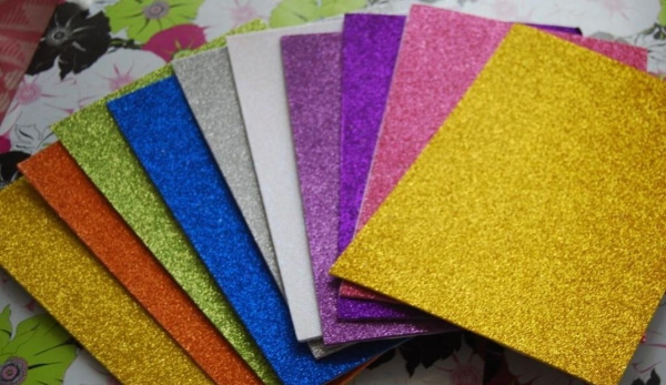Creazioni fai da te con foamiran glitterato. Masterclass, modelli con modelli. Foto