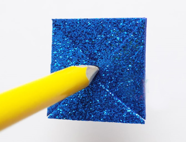 Creazioni fai da te con foamiran glitterato. Masterclass, modelli con modelli. Foto