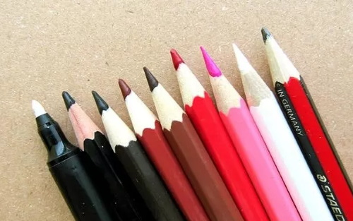 Zeichnungen eines Ferkels (Schweins) für Kinder Schritt für Schritt mit einem Bleistift