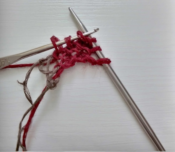 Gestrickter Haruni-Schal. Schnittmuster und Beschreibung für Anfänger, einfaches Modell mit doppelter Bordüre, Schnittmuster