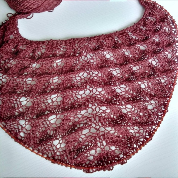 Gestrickter Haruni-Schal. Schnittmuster und Beschreibung für Anfänger, einfaches Modell mit doppelter Bordüre, Schnittmuster