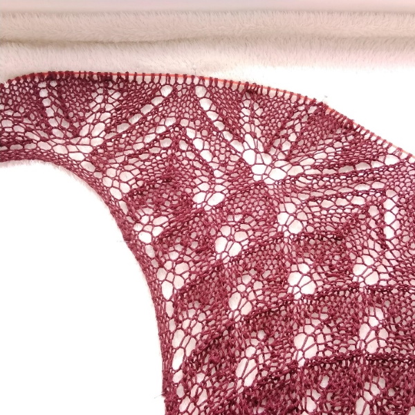 Gestrickter Haruni-Schal. Schnittmuster und Beschreibung für Anfänger, einfaches Modell mit doppelter Bordüre, Schnittmuster