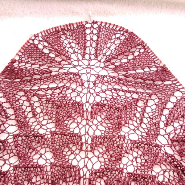 Gestrickter Haruni-Schal. Schnittmuster und Beschreibung für Anfänger, einfaches Modell mit doppelter Bordüre, Schnittmuster