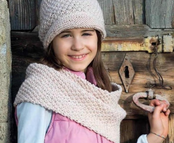 Mit Nadeln gestrickter Snood für Mädchen von 8–10 Jahren in ein oder zwei Runden. Schemata, Abmessungen, Beschreibung