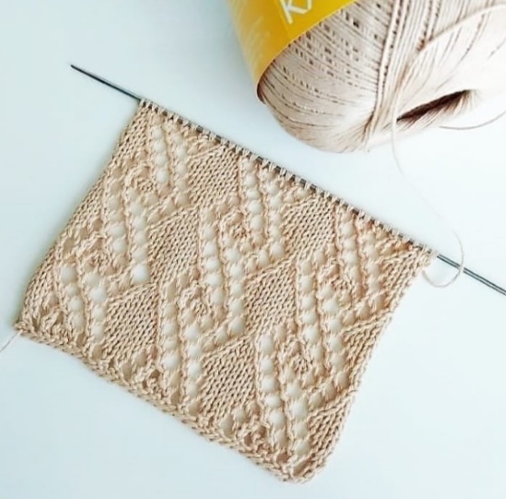 Mit Nadeln gestrickter Snood für Mädchen von 8–10 Jahren in ein oder zwei Runden. Schemata, Abmessungen, Beschreibung