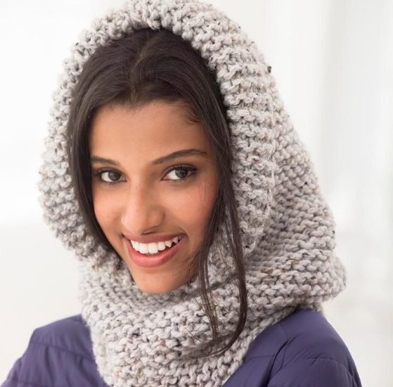 Mit Nadeln gestrickter Snood für Mädchen von 8–10 Jahren in ein oder zwei Runden. Schemata, Abmessungen, Beschreibung