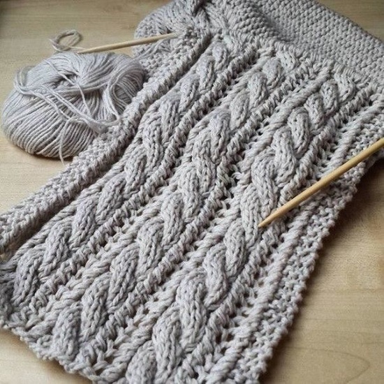 Mit Nadeln gestrickter Snood für Mädchen von 8–10 Jahren in ein oder zwei Runden. Schemata, Abmessungen, Beschreibung