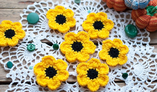 Häkelblume. Strickanleitung und Beschreibung für Anfänger: voluminös, einfach