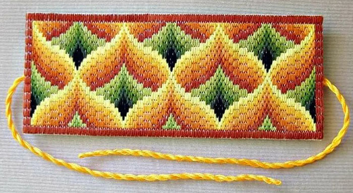 Bargello-Stickerei für Anfänger. Muster, Meisterkurse mit Beschreibungen zu Mesh, Kunststoff-Leinwand, Kleidung