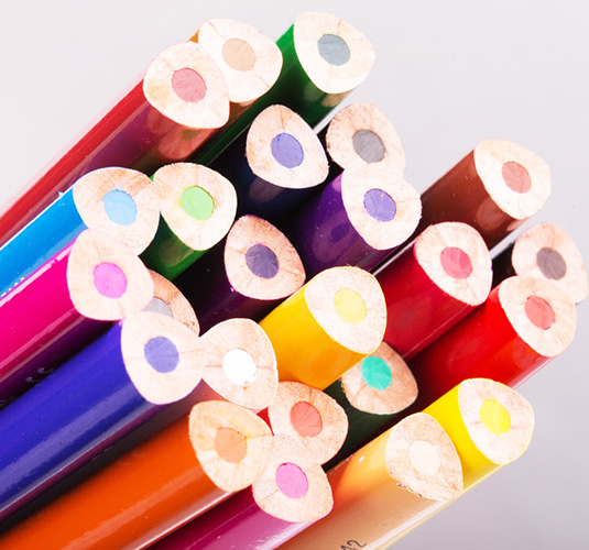 Zeichnung eines Hirsches mit Bleistift für Kinder: Farbe, Schwarzweiß: Norden, Neujahr, geometrisch, Wald
