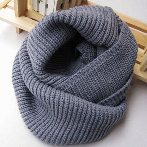 Gestrickter Snood für einen Jungen. Strickanleitungen mit Schritt-für-Schritt-Beschreibungen mit Fotos