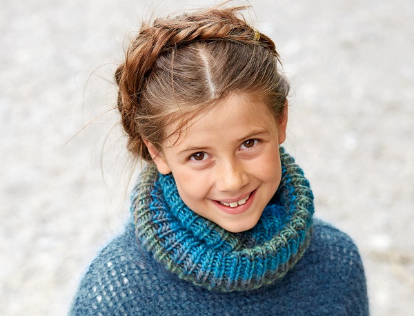 Mit dickem Garn in ein oder zwei Stricknadelumdrehungen gestrickter Snood. Schemata, Beschreibung