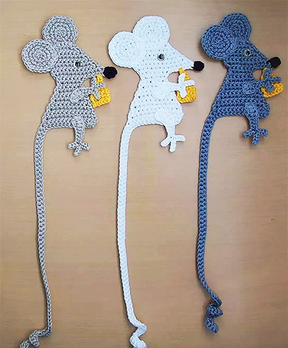 Gehäkeltes Maus-Lesezeichen. Schema und Beschreibung von Amigurumi, Foto
