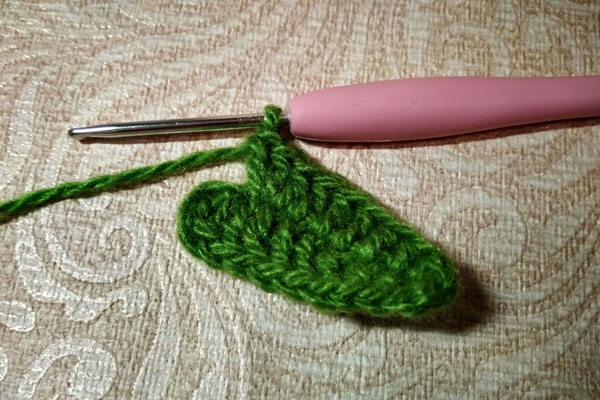 Blätter häkeln. Schema und Beschreibung, wie man einfach und schön für Anfänger für irische Spitze, Rosen, Dekorationen, Blumen strickt