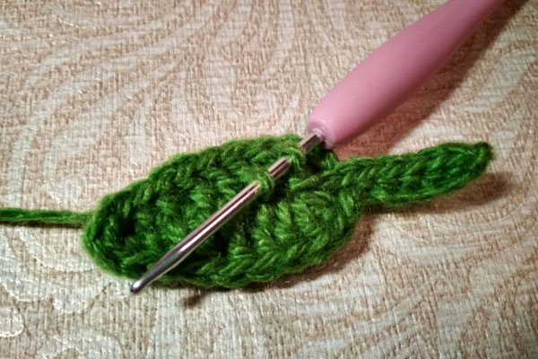 Blätter häkeln. Schema und Beschreibung, wie man einfach und schön für Anfänger für irische Spitze, Rosen, Dekorationen, Blumen strickt