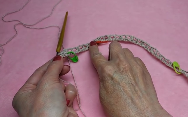 Raglan-Häkelarbeit von oben. Modelle mit Mustern für Frauen, Kinder: schöne Jacke, durchbrochen, Tunika