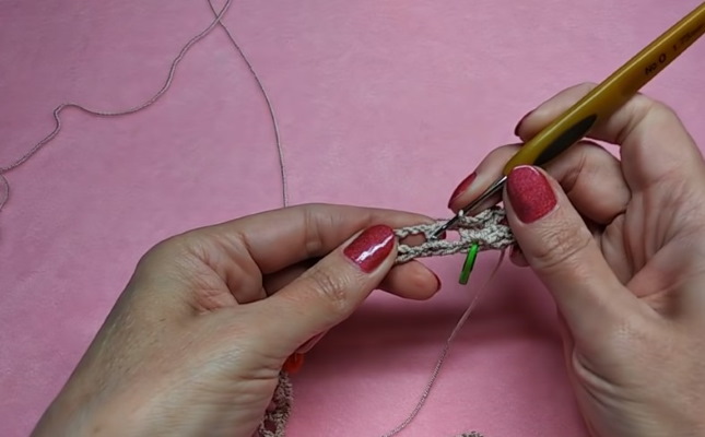 Raglan-Häkelarbeit von oben. Modelle mit Mustern für Frauen, Kinder: schöne Jacke, durchbrochen, Tunika