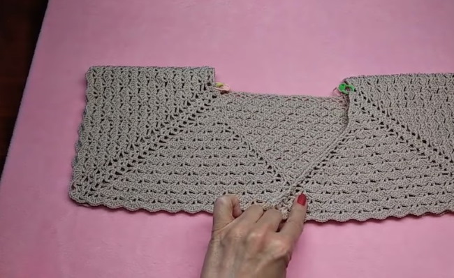 Raglan-Häkelarbeit von oben. Modelle mit Mustern für Frauen, Kinder: schöne Jacke, durchbrochen, Tunika