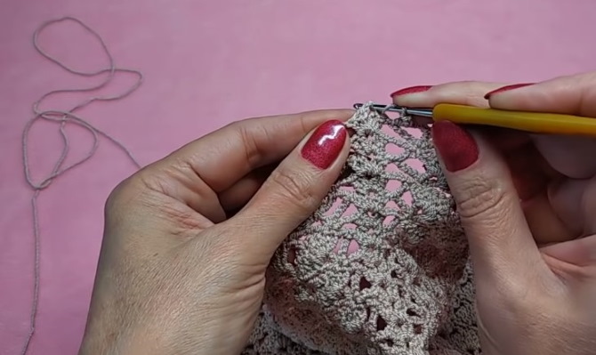 Raglan-Häkelarbeit von oben. Modelle mit Mustern für Frauen, Kinder: schöne Jacke, durchbrochen, Tunika
