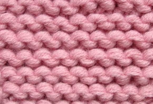 Schnittmuster für eine Mütze aus dickem Garn. Strickmuster und Beschreibungen