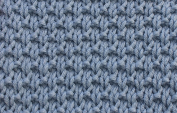 Schnittmuster für eine Mütze aus dickem Garn. Strickmuster und Beschreibungen