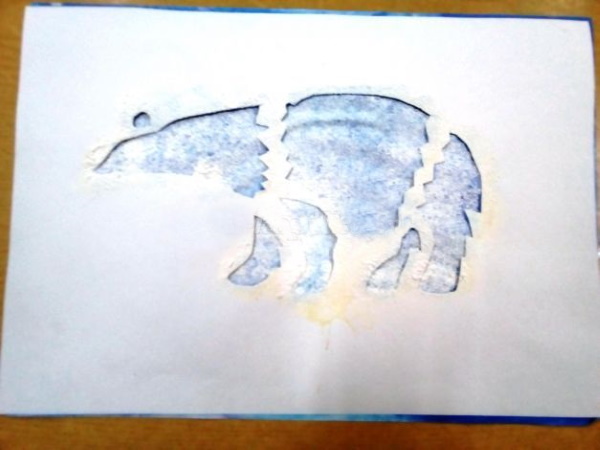 Eisbärzeichnung für Kinder mit Bleistift, Gouache, Farben
