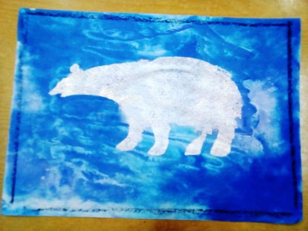 Eisbärzeichnung für Kinder mit Bleistift, Gouache, Farben