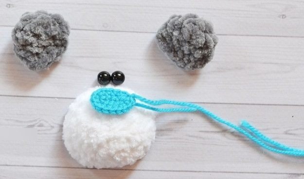 Teddybär aus Plüschgarn, gehäkeltes Amigurumi. Schema und Beschreibung