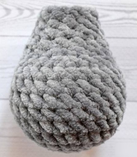 Teddybär aus Plüschgarn, gehäkeltes Amigurumi. Schema und Beschreibung