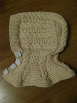 Gestrickte Kapuzenmütze. Muster und Beschreibung mit Ohren, Muster, elastischer Kante