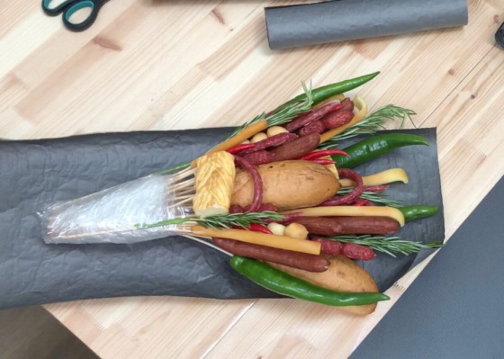 Originelle Blumensträuße, die nicht aus Blumen bestehen. Wie man aus Lebensmitteln, Süßigkeiten macht