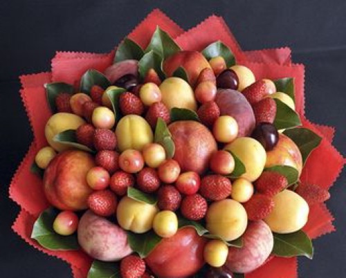 Originelle Blumensträuße, die nicht aus Blumen bestehen. Wie man aus Lebensmitteln, Süßigkeiten macht