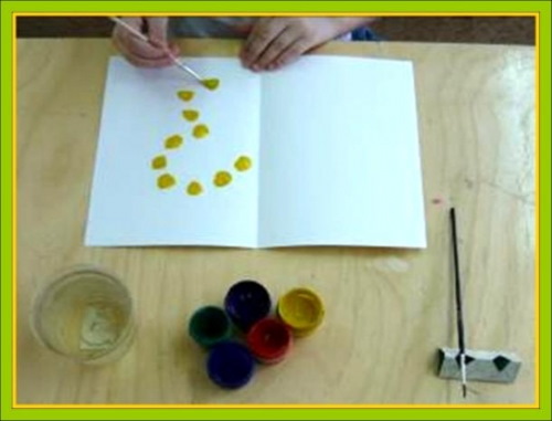 Zeichenunterricht für Kinder von 4-5 Jahren mit Bleistift, Farben