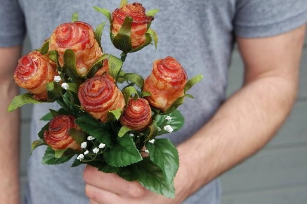 Wurststrauß zum Selbermachen für eine Frau. Foto