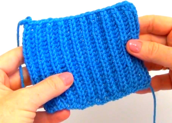 Beinwärmer mit Stricknadeln für Mädchen, Damen. Wie man strickt, Diagramm, Foto mit Beschreibung