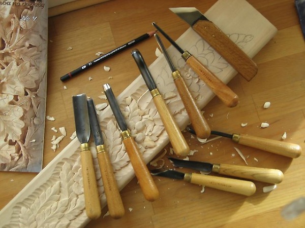 Holzschnitzerei. Bilder, Produktfotos, Skizzen, Zeichnungen, Dekofiguren