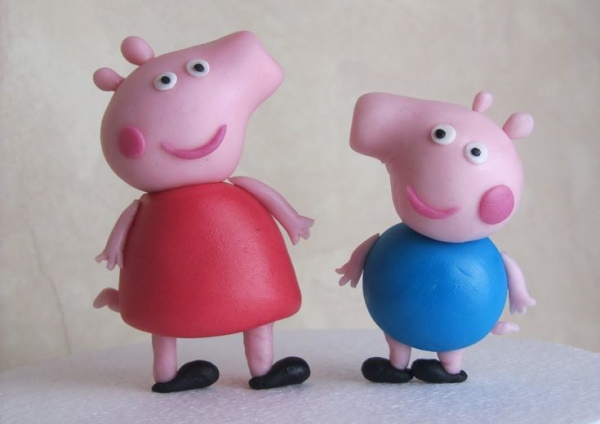 So basteln Sie mit Ihren eigenen Händen ein Plastilinschwein für Kinder. Foto