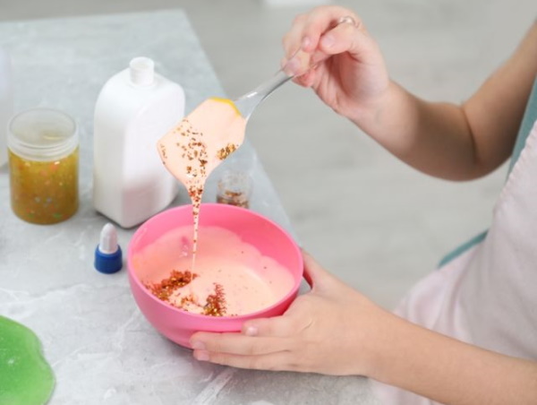 Schleim mit Natriumtetraborat. Zubereitung, Rezept mit und ohne PVA-Kleber