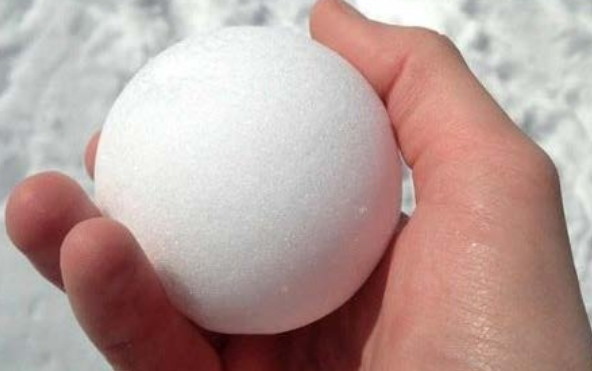 Schnee aus Watte zum Basteln. So machen Sie es selbst