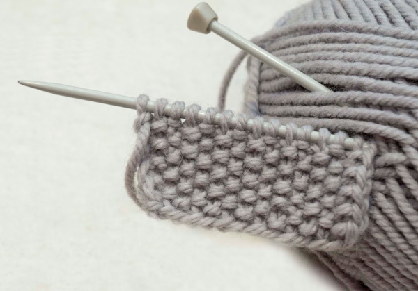 Muster (Design) Reisstricken. Schema mit Beschreibung für Anfänger