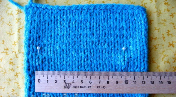 Muster (Design) Reisstricken. Schema mit Beschreibung für Anfänger