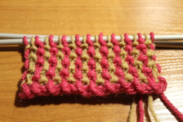 Muster (Design) Reisstricken. Schema mit Beschreibung für Anfänger