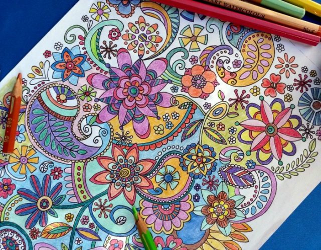 Zeichnungen im Kritzeleien- und Zentangle-Stil. Einfach für Anfänger