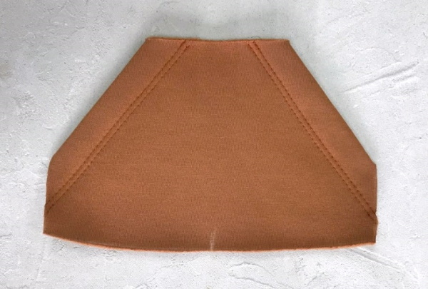 Damen-Sweatshirt. Muster mit Stickerei, Raglanärmel, Kapuze, Druck