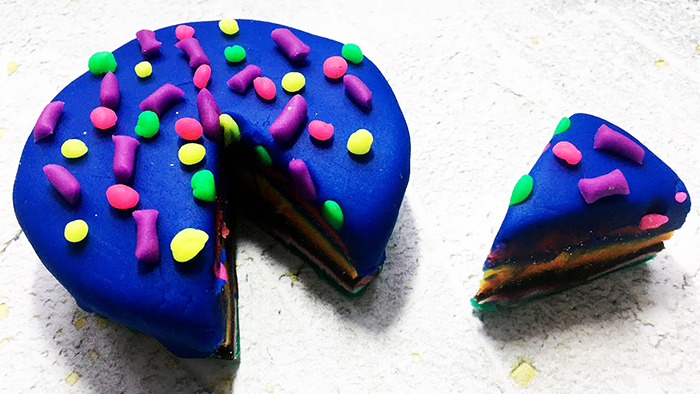 Plastilinkuchen für Kinder von 3-4-5-6 Jahren Schritt für Schritt