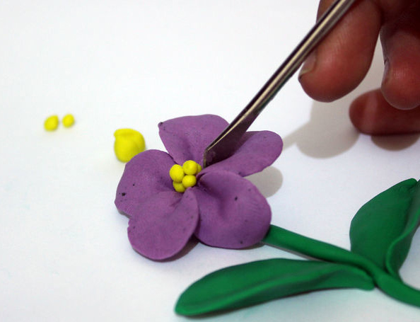 Blumen aus Plastilin für Kinder von 3-7 Jahren, volumetrisch, auf Karton