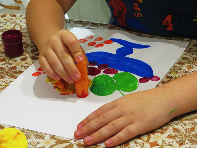 Zeichenunterricht für Kinder von 3-4 Jahren Schritt für Schritt mit Farben, Bleistift