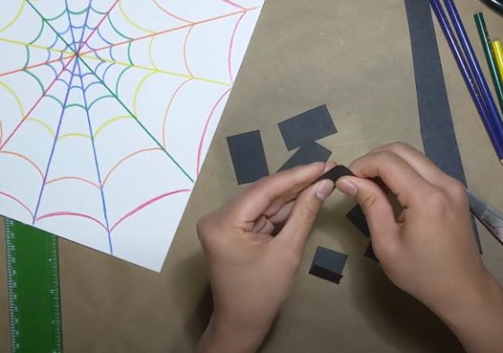 Spinnennetz zeichnen für Kinder mit Bleistift Schritt für Schritt