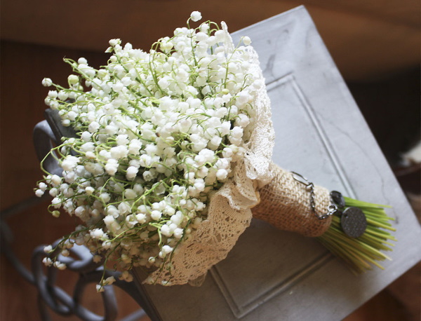 DIY-Brautstrauß aus frischen Blumen. So geht's, Foto